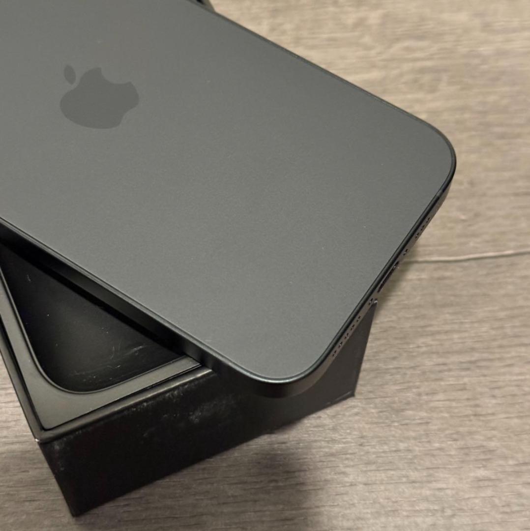 【新品同様】iPhone 16e｜256GB｜SIMフリー版　バッテリー100％