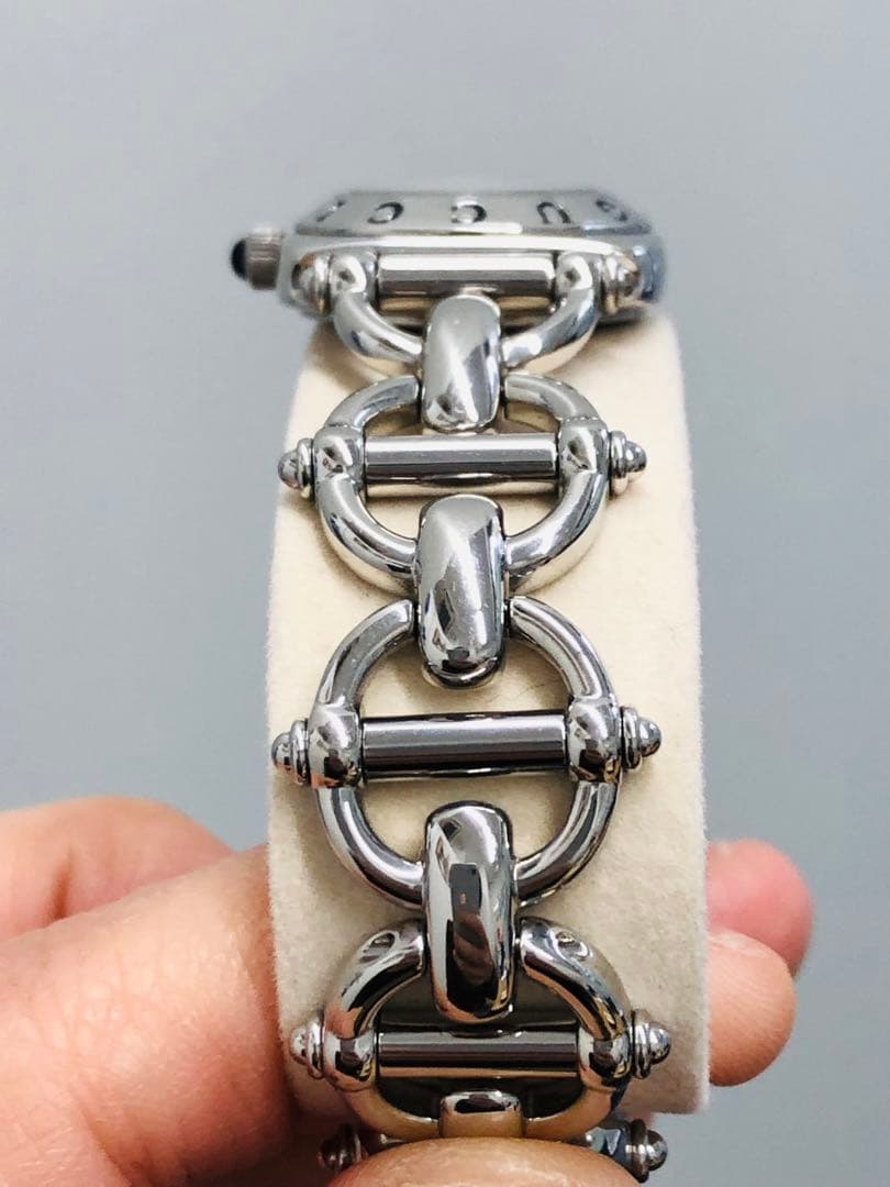 極美品！ グッチ GUCCI 6400L 腕時計 シルバー 箱付き