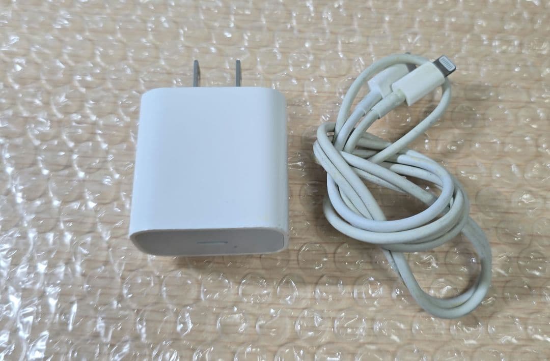 と*ん様 比較的美品■iPad 8◼️電池良品◼️純正アダプター充電ケーブル付属