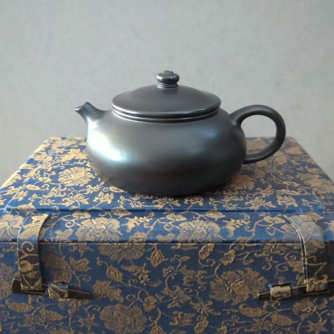 中国陶芸家　胡秀萍氏　茶道具　茶器　宜興紫砂　茶壺　急須　（木製化粧箱入）