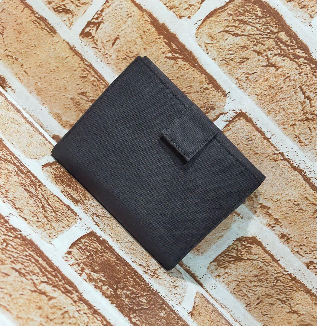 PRADAブラック 二つ折り財布