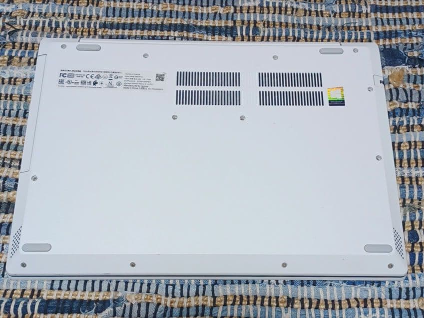 Lenovo ノートパソコン　(初期化状態)