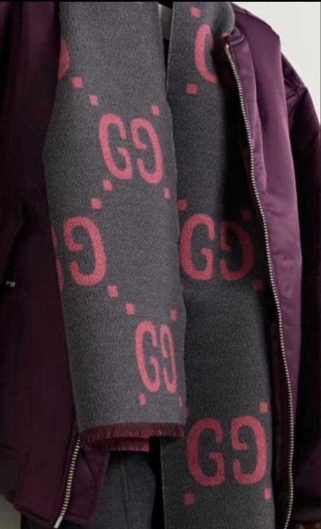 GUCCI ロゴ入りマフラー 37 x 190 cm 紙袋、箱なし
