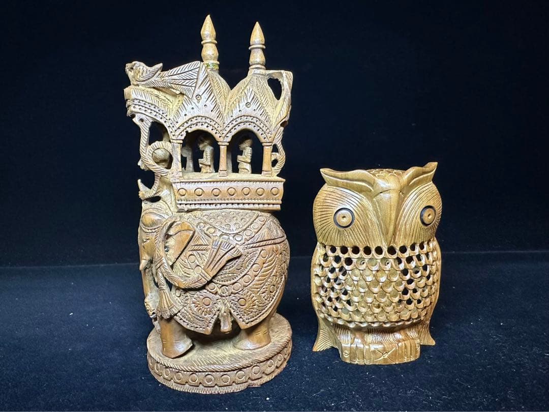 木彫り　白檀　インド　仏像　彫刻 置物　細密細工　骨董　アンティーク