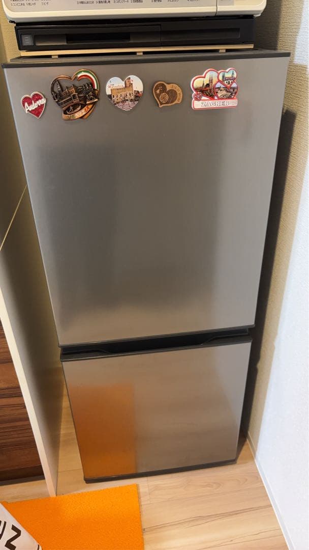 シルバー 2ドア冷蔵庫 冷凍室下部配置