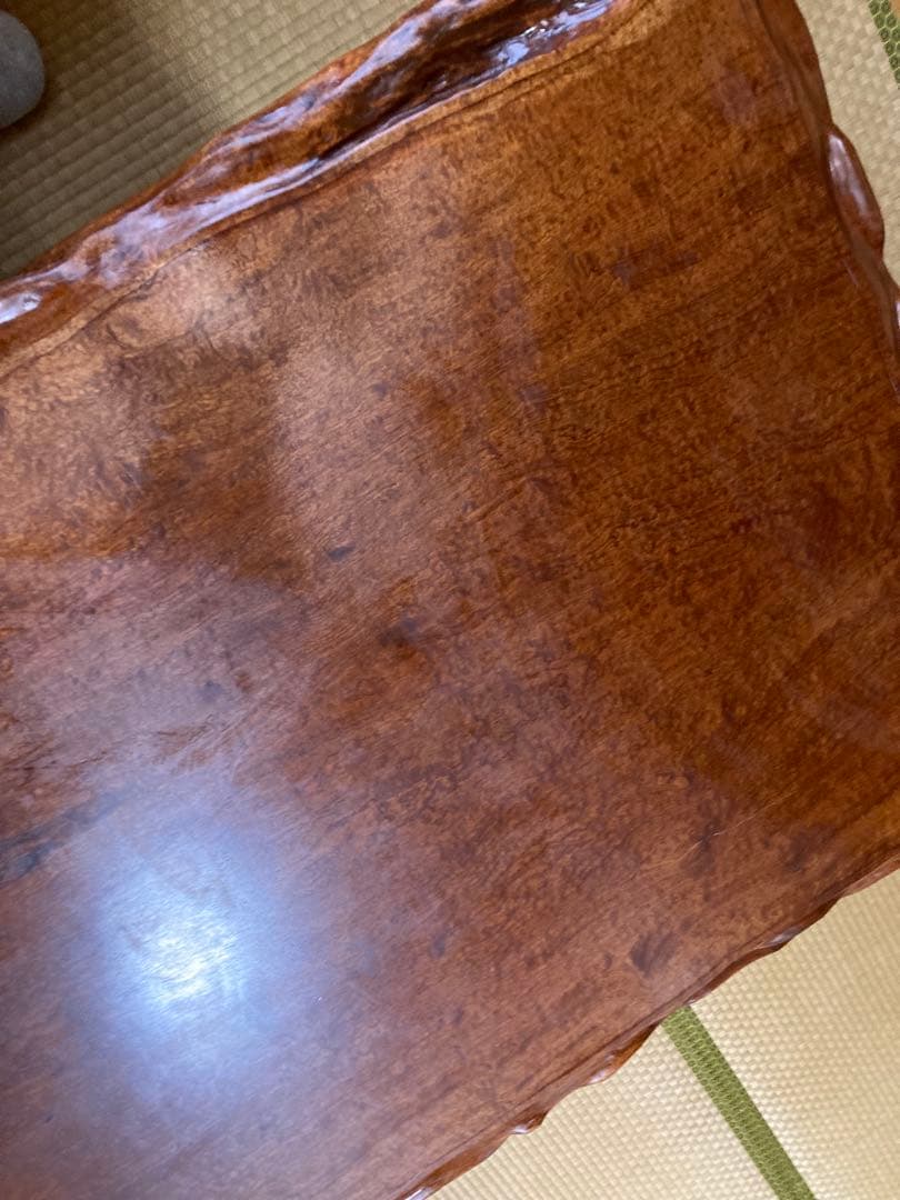 【高級】一枚板　木製長方形座卓 濃い茶色 装飾的な縁取り　アンティーク