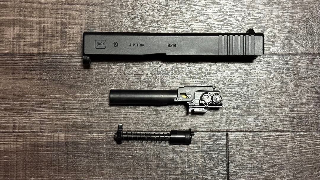 o*5様 ™️GBB Glock19 Gen3 カスタムアウターバレル付き