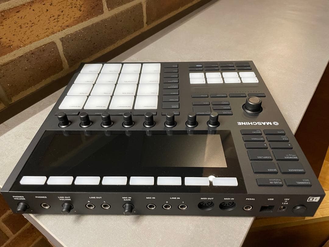 7/31(木)までお値下げ中！美品MASCHINE (本＆ケース付き)