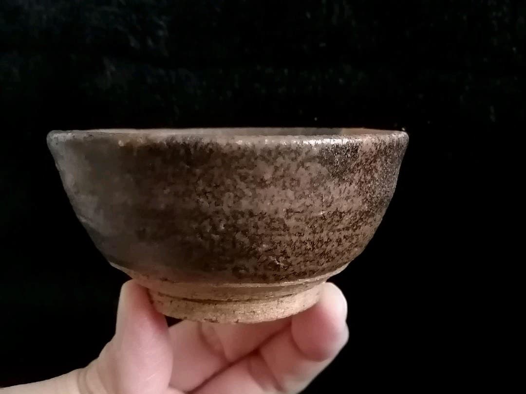 №42 古美濃焼　鉄釉　ぐい呑　瀬戸　古瀬戸　ぐい呑み　瀬戸美濃