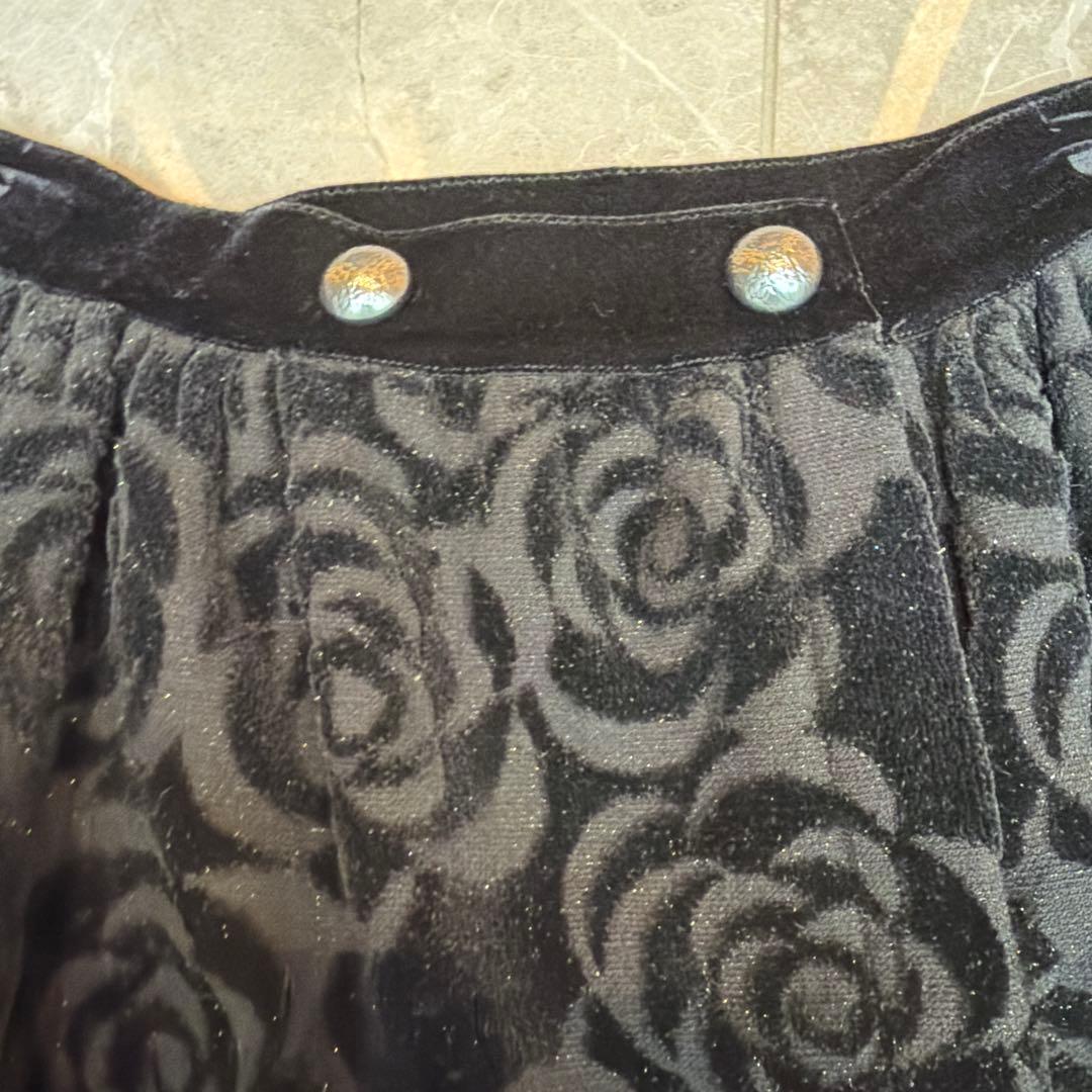 CHANELバラ模様 ブラック フレアスカート34