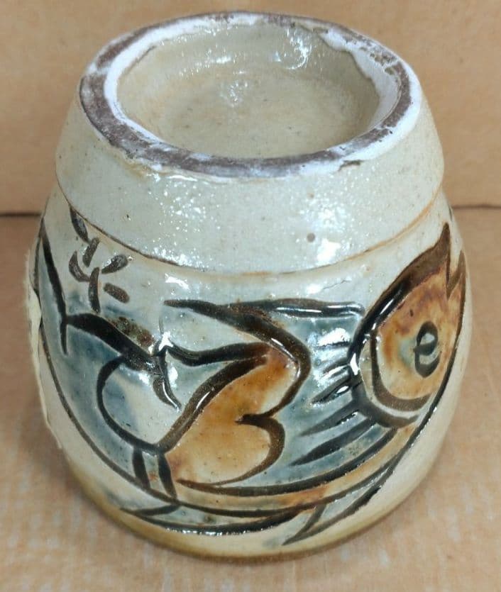 【本物保証】金城次郎 古酒呑(魚紋クース呑) 共箱 栞 人間国宝 壺屋焼 壷屋焼