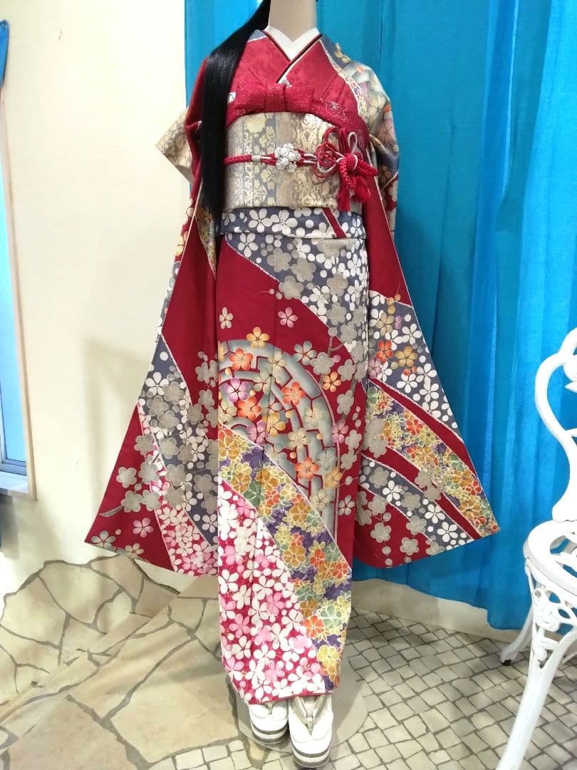 振袖フルセット、正絹、成人式、重ね衿帯揚げ帯締め、西陣袋帯、襦袢、岩田専太郎落款