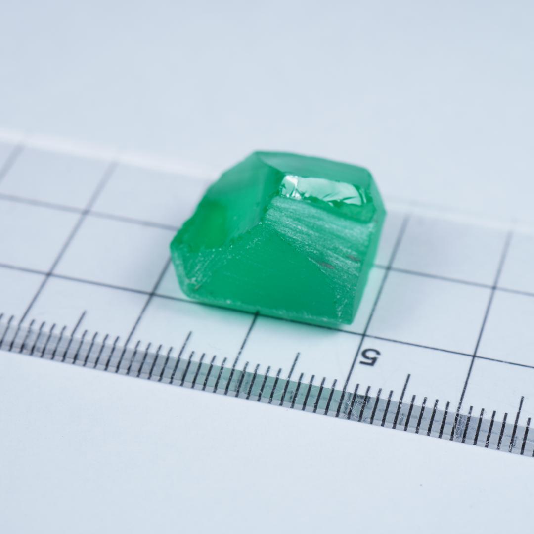 43.06ct　イットリウムアルミニウムガーネット YAG ヤグ 原石