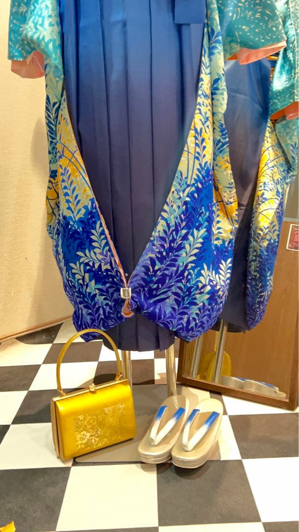 花柄振袖 青系 青いグラデーション袴