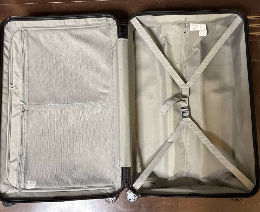 ななゆら⭐︎無印良品　バーを自由に調節できるハードキャリーケース　７５L