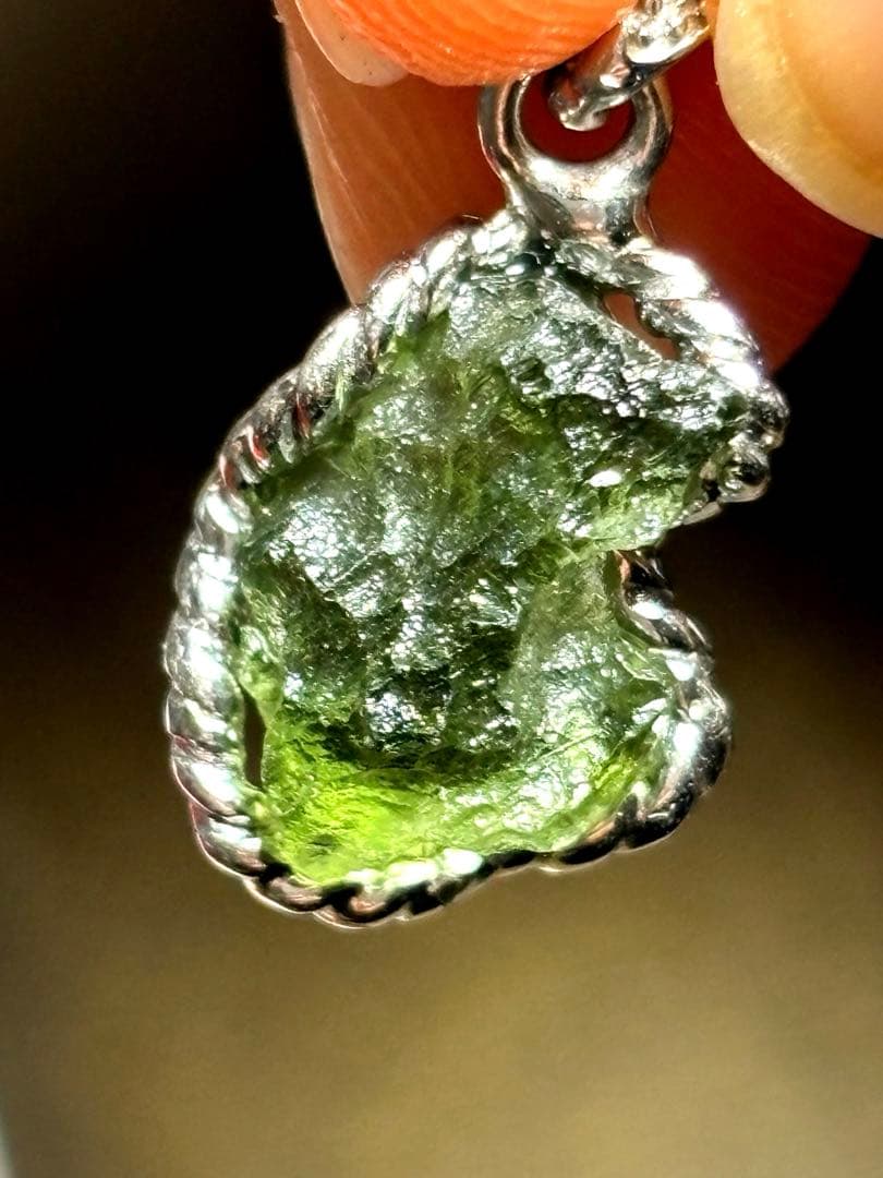 【新入荷】モルダバイトペントプ　鑑定書付き　隕石（新品未使用）高品質　希少！最強