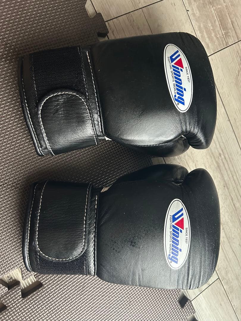 【美品】Winning ボクシンググローブ 黒　8oz