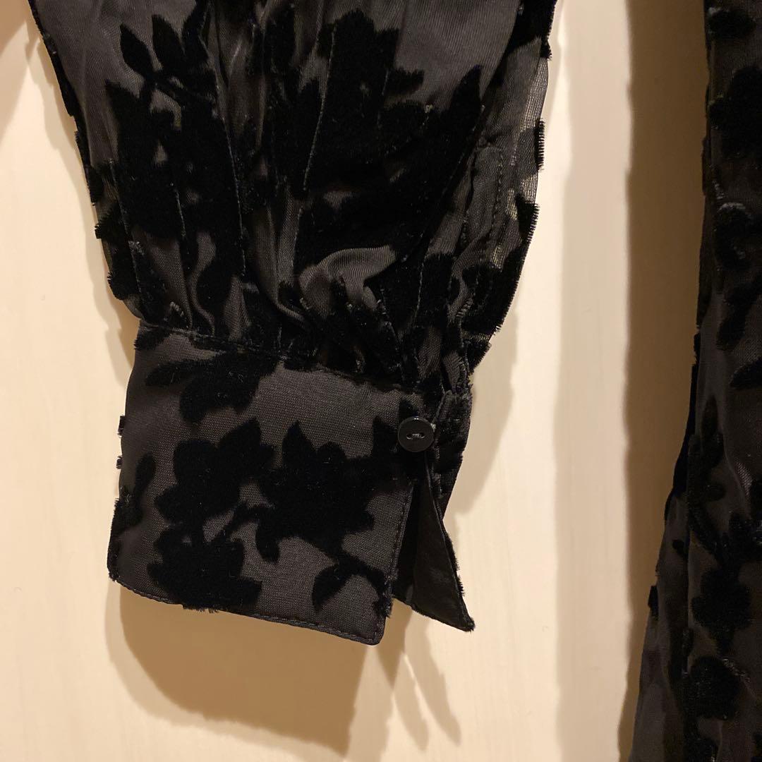 新品タグ付　URBANRESEARCH ベロアジャガードVネックワンピース