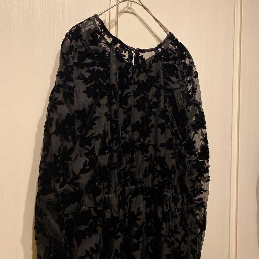 新品タグ付　URBANRESEARCH ベロアジャガードVネックワンピース