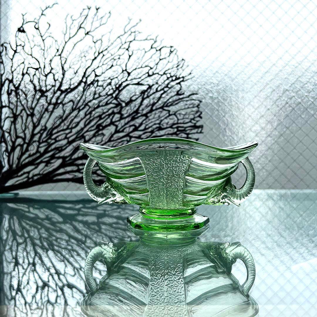 骨董　時代ガラス　フィギュリン　エレファント　象　プレスガラス　菓子器