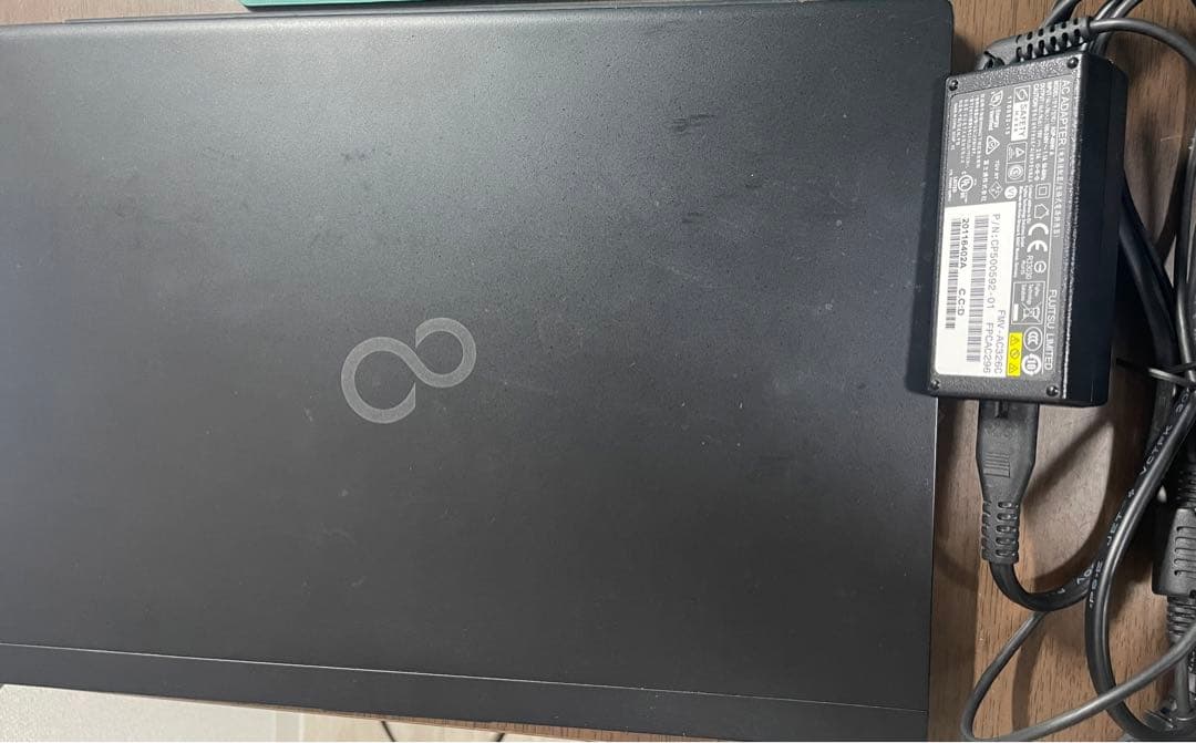 富士通　FUJITSU LIFE BOOK UH75/D3