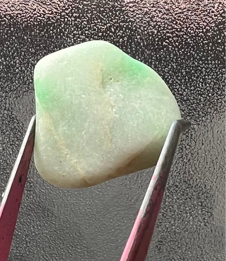 【大幅値下】糸魚川産　翡翠原石　天然　鑑賞石　国石 14.6g