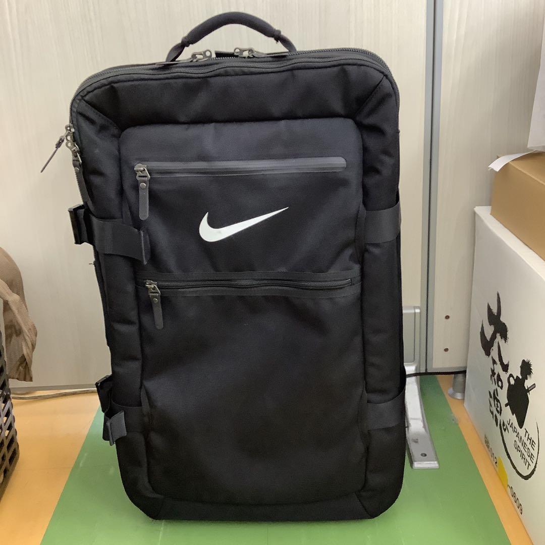 1833 ナイキ　キャリー　スーツケース