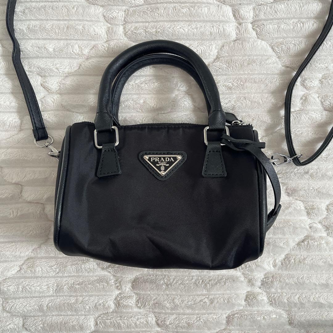 PRADA ブラック ショルダーバッグ R.Edition 2005