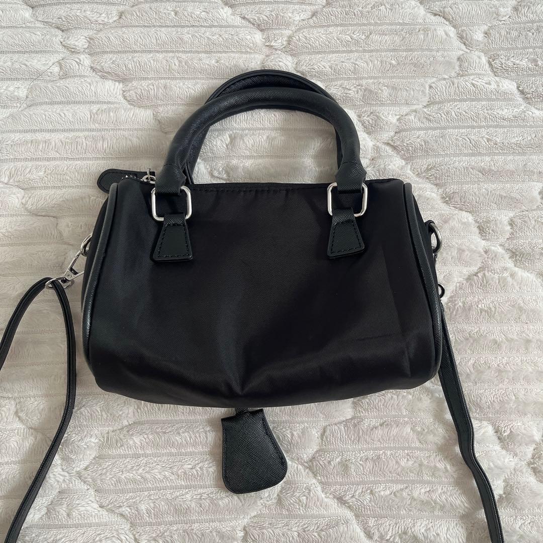 PRADA ブラック ショルダーバッグ R.Edition 2005
