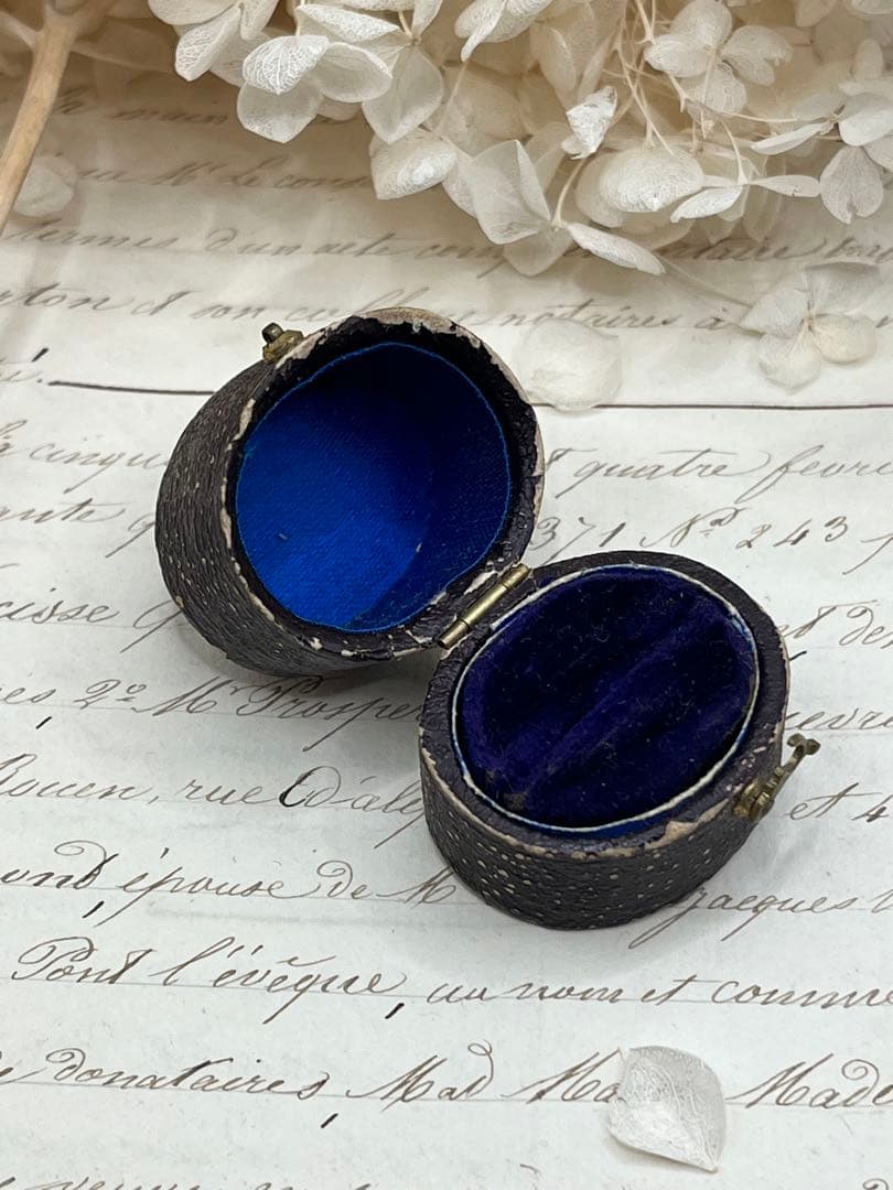 英国アンティークジュエリーボックス レザーラウンド 19世紀末〜1900年頃