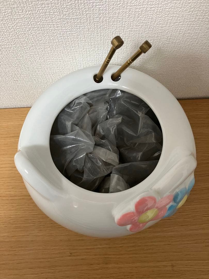 ハローキティ　火鉢風インテリア　陶器製　フェイス型　1998年製