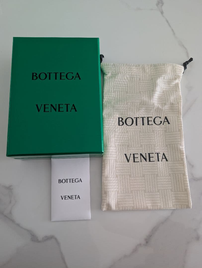 BOTTEGA VENETA iPhone16proケース