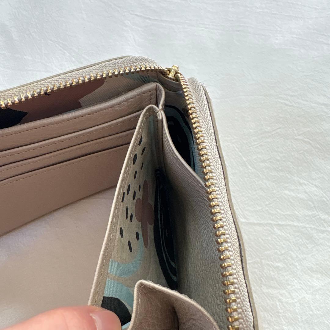 イアンヌ IANNE 二つ折り財布 シェル柄 本革 貝装飾 定価29,700円