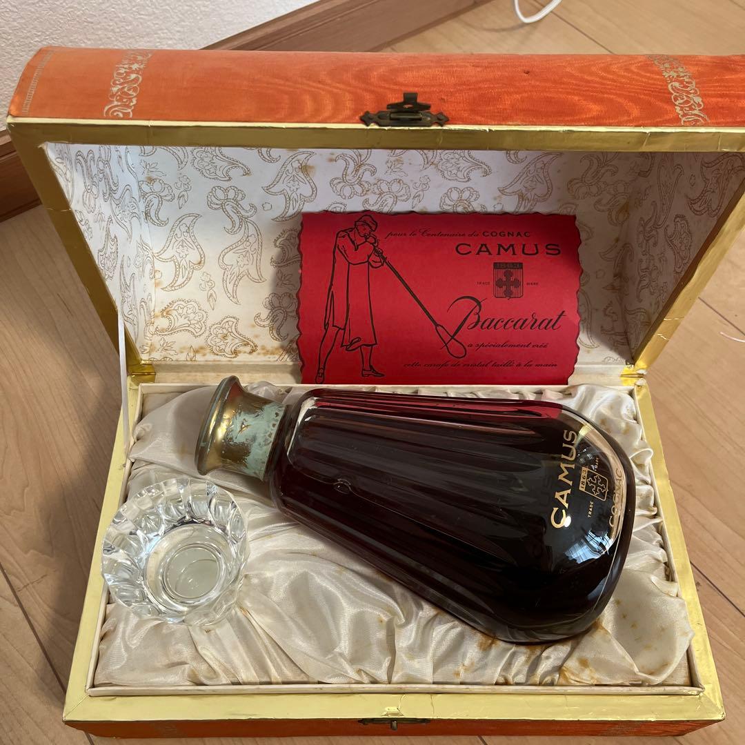 CAMUS コニャック バカラ　栓つき カミュ 古酒 クリスタル製 高級 未開栓