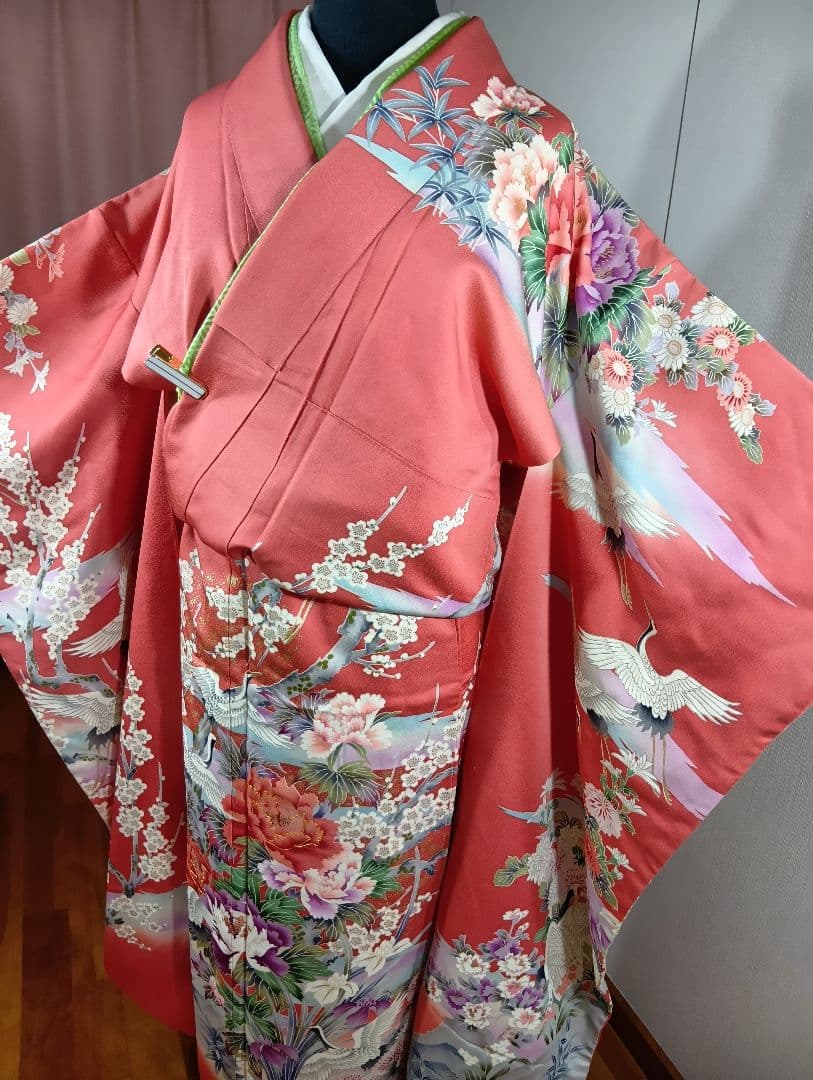 (矢2626m)☆正絹☆振袖 コーラルピンク☆ 花鳥柄晴れ着成人式