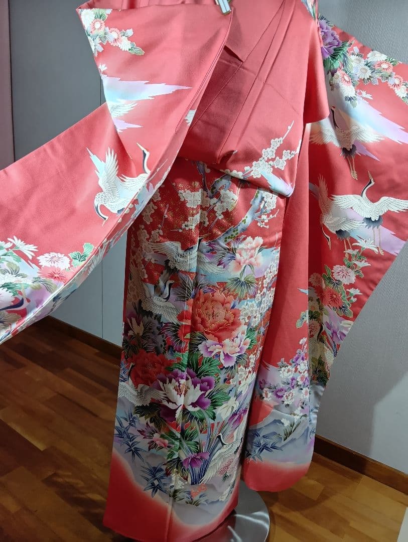 (矢2626m)☆正絹☆振袖 コーラルピンク☆ 花鳥柄晴れ着成人式