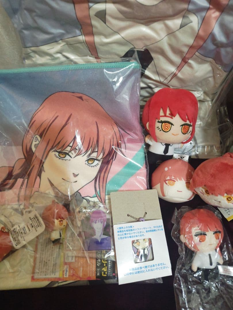 チェンソーマン マキマ 希少品含む まとめ売り 缶バッジ アクリルスタンド 他