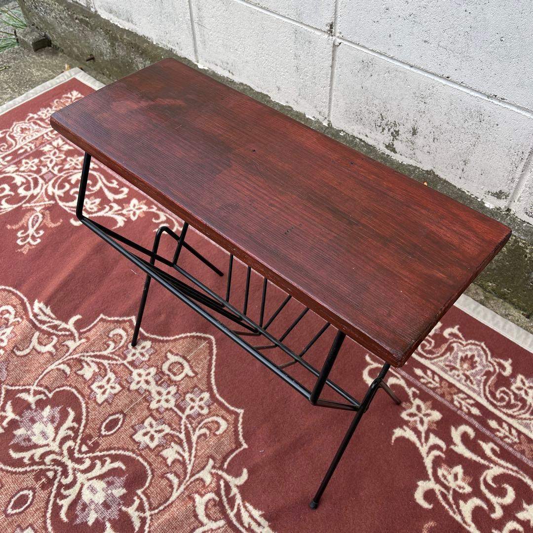 古家具◾️木製天板 一枚板×アイアン マガジンラック付き サイドテーブル 飾り台