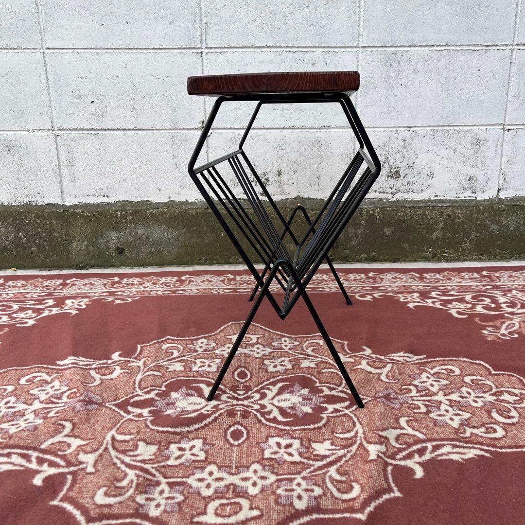 古家具◾️木製天板 一枚板×アイアン マガジンラック付き サイドテーブル 飾り台