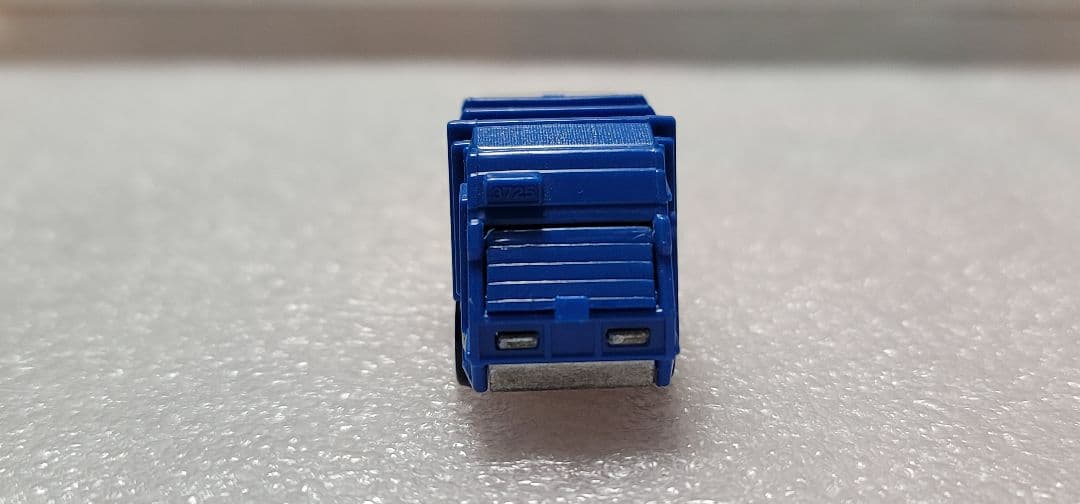 【送料無料】超貴重！ 港区 ゴミ収集車 清掃車 ミニカー 「 トミカ 」