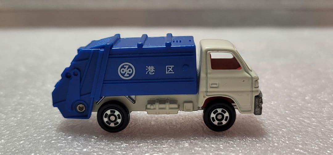 【送料無料】超貴重！ 港区 ゴミ収集車 清掃車 ミニカー 「 トミカ 」