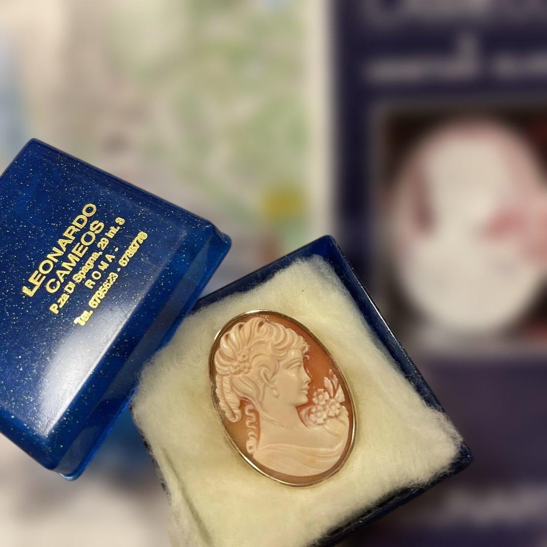未使用品【イタリアローマのカメオ専門店で購入】カメオブローチ 女性の横顔 花