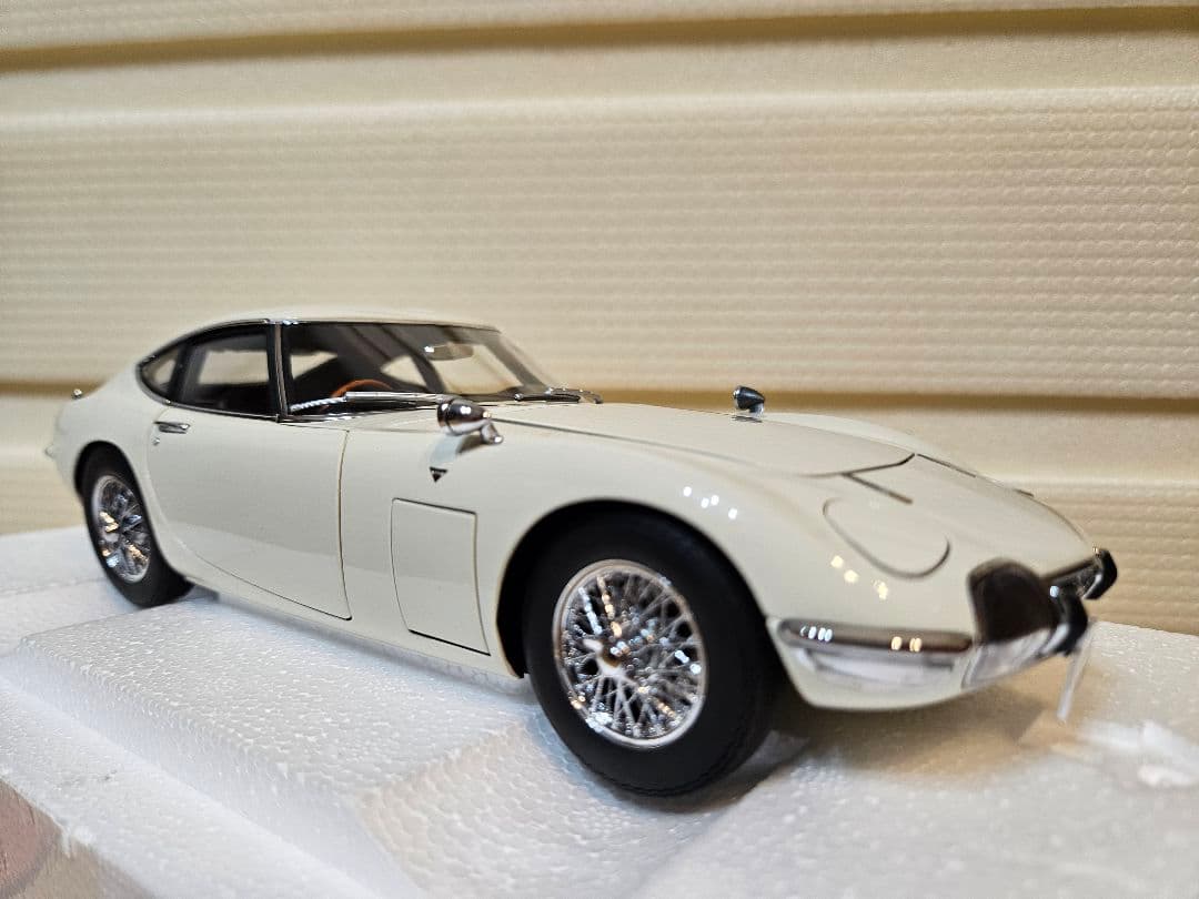 オートアート1:18 TOYOTA 2000GT ワイヤースポークホイール