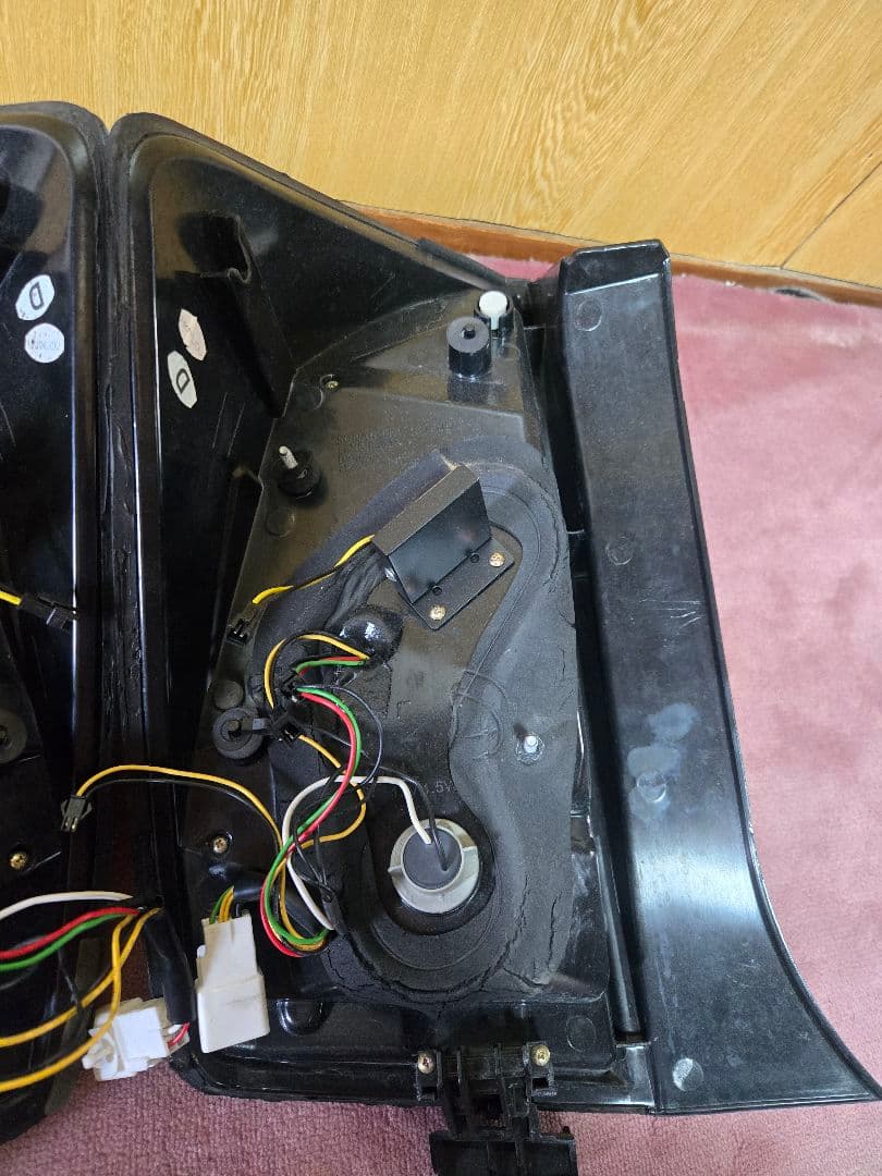 30プリウス クリスタルアイファイバーフルLEDテール　2個セット