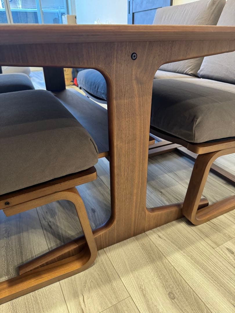 無印良品　リビングでもダイニングでもつかえるテーブル4