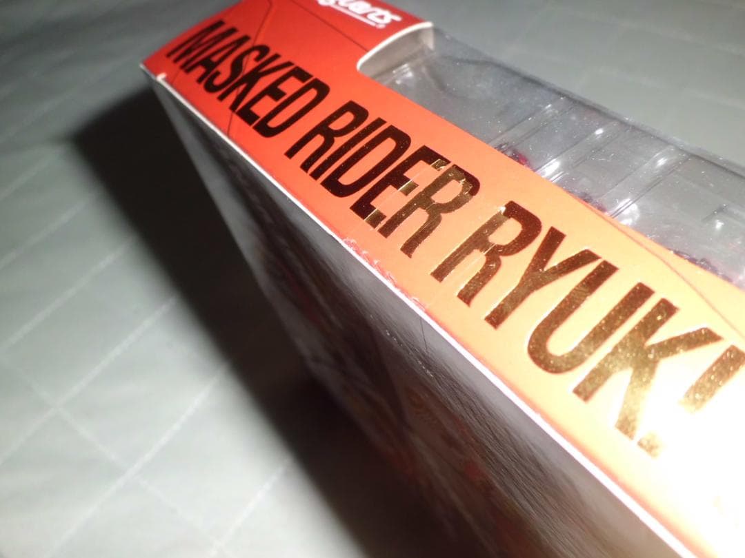 【未開封品】S.H.Figuarts 仮面ライダー龍騎サバイブ