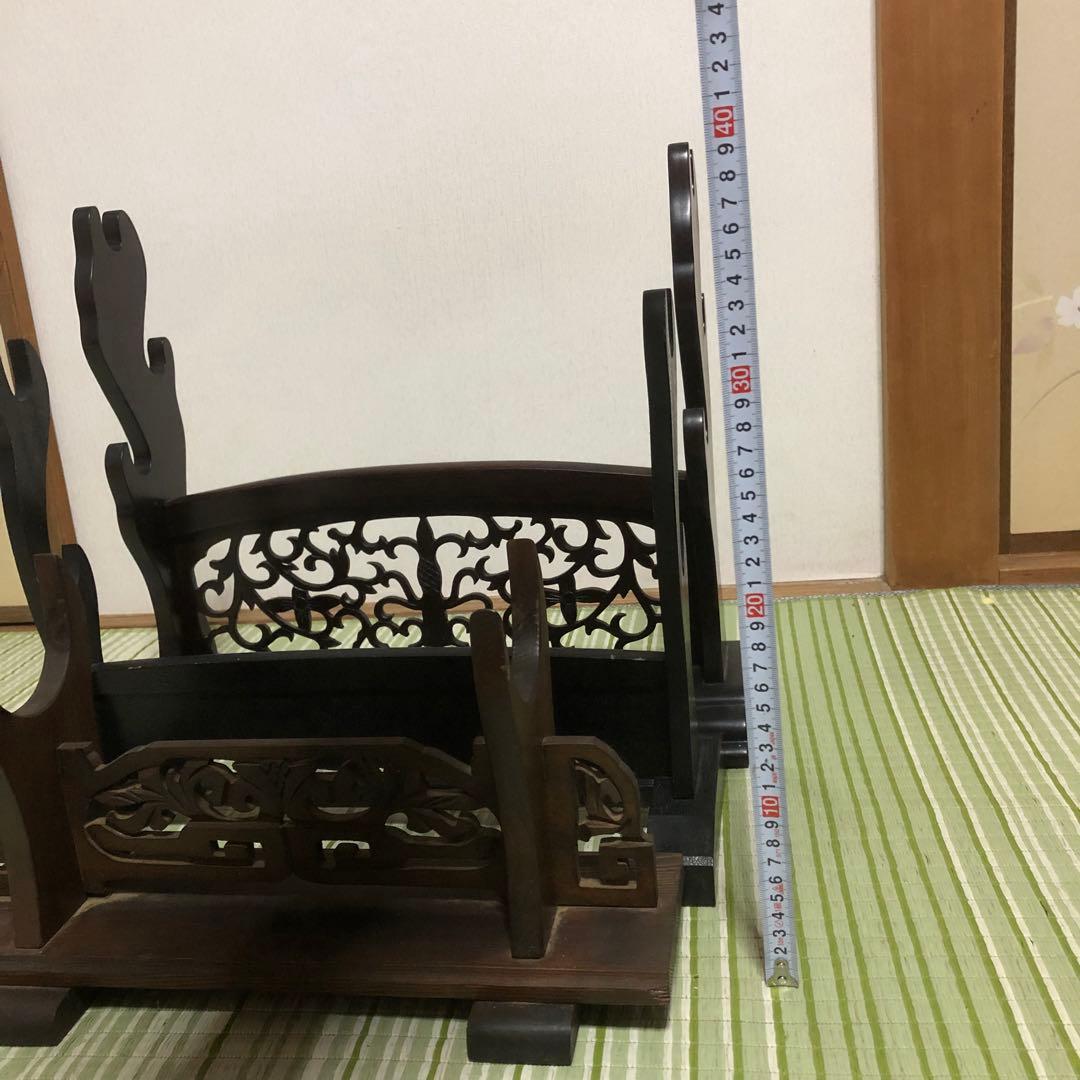 刀台　刀掛け　台座　飾り台　木製　刀立て　刀置き　模造刀置き　水牛の角置　唐木風