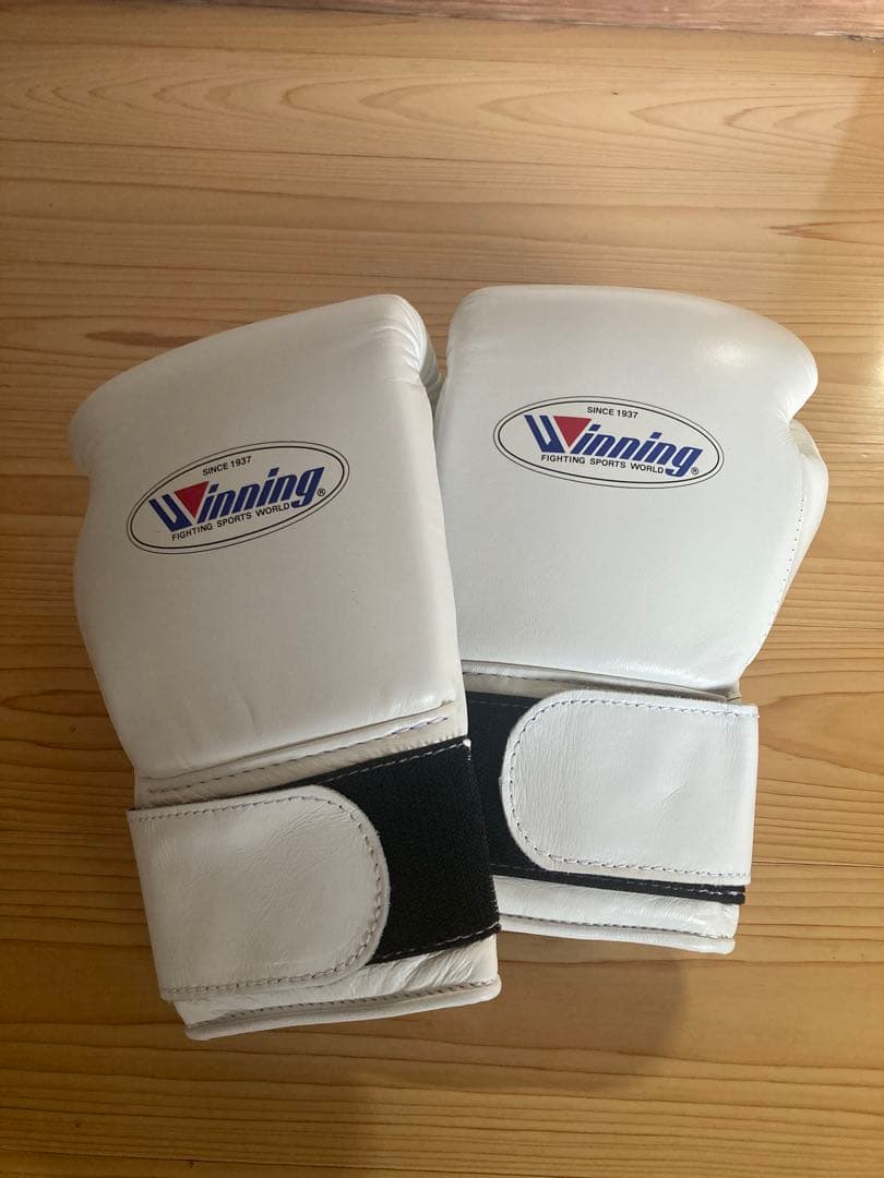 Winning ボクシンググローブ 8oz MS-200B