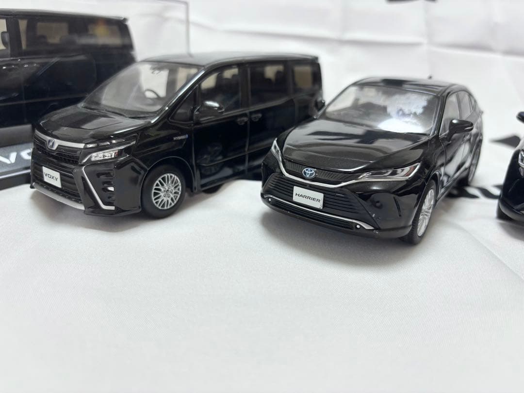 トヨタ カラーサンプル ミニカー 6台セット ヴォクシー ハリアー ヤリス