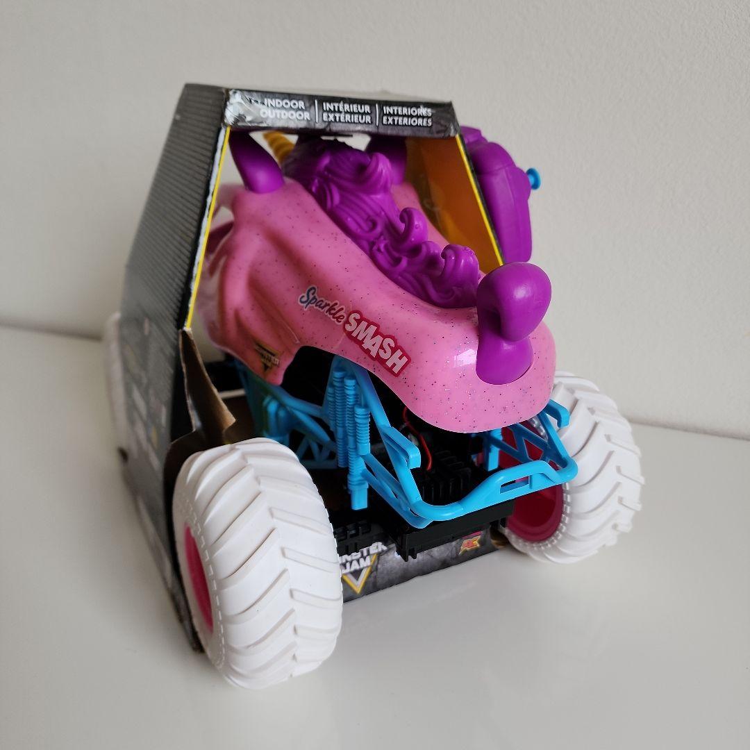 モンスタージャム 1/15 スパークルスマッシュ ラジコン モンスタートラック